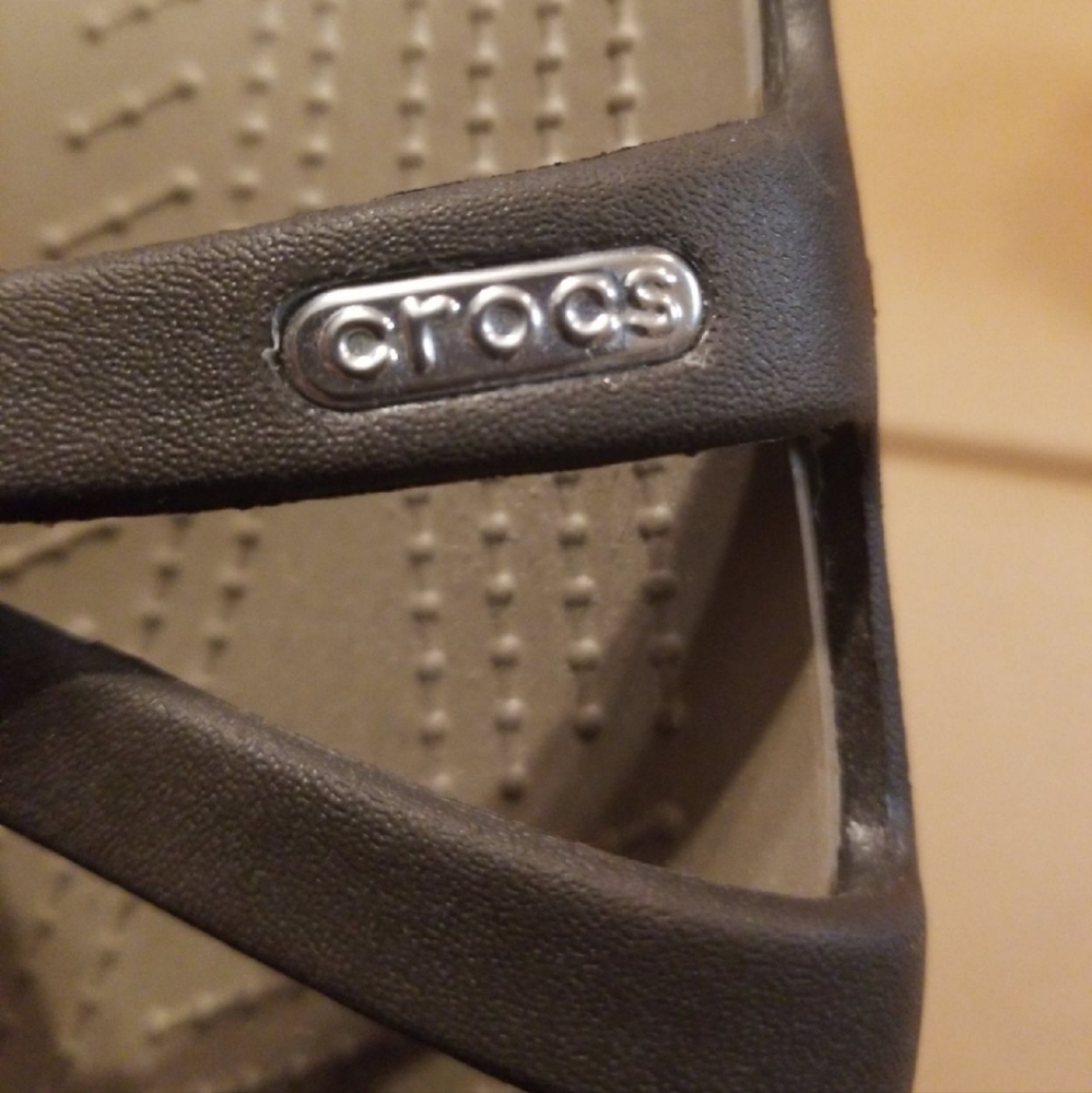 Crocs size 7 women - Picture 6 of 7